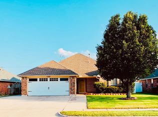 3300 Tommy Hays Dr, Haltom City, TX 76117