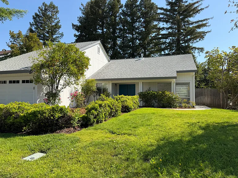 1260 Evans Ct — Photo 1