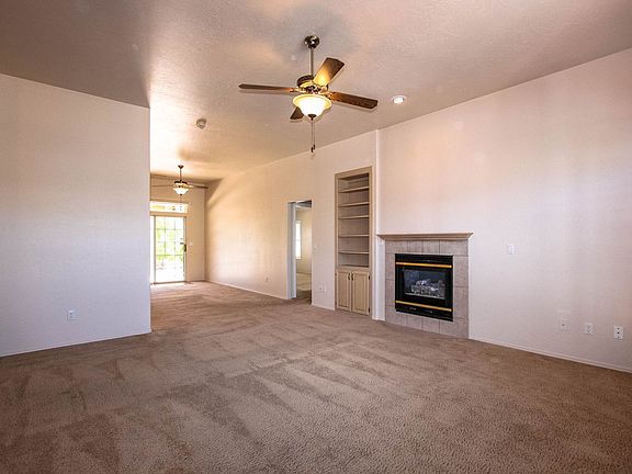 3rd image of 653 Golden Hawk Dr