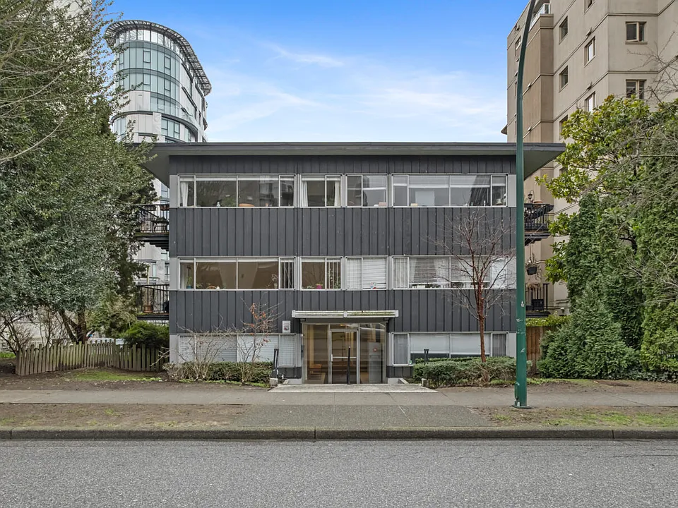 1270 Burnaby St #301