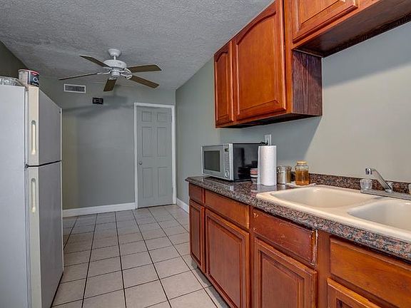 4th image of 141 Glenridge Pl