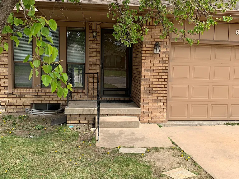 8439 E Parkmont Ct — Photo 2