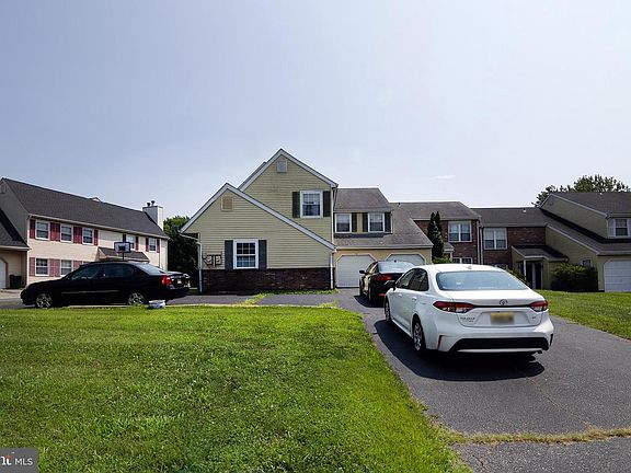 4th image of 105 Willow Turn