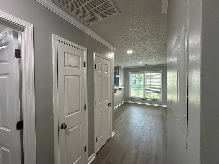 1260 Warsaw Rd #1 — Photo 20