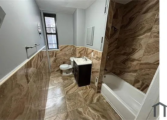 445 Mount Prospect Ave #2B — Photo 4