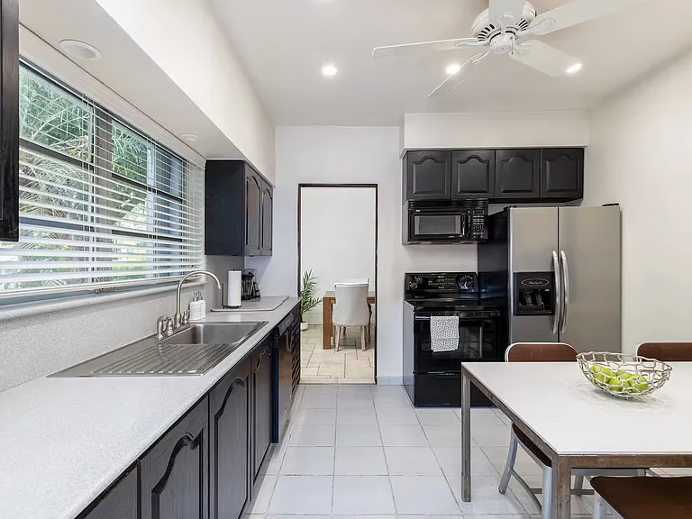 1134 Harrison St — Photo 44