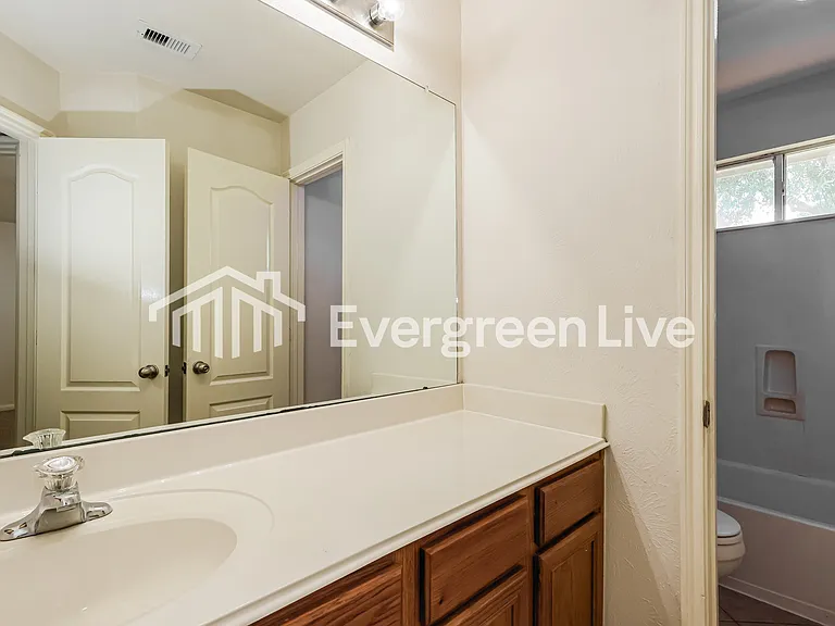 17311 Scotts Bluff Ct — Photo 13