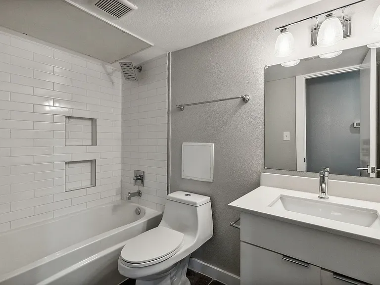 Junius Place Apartments — Photo 2