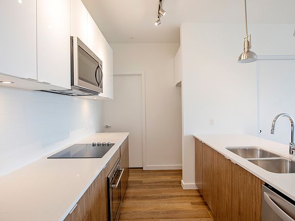 4th image of 303 E Pender St #Studio