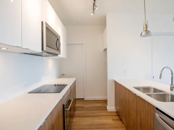 Brixton Flats, 303 E Pender St, Vancouver, BC V6A 1V1