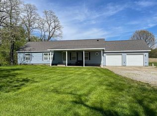 8363 Carl Springs Rd, Wapella, IL 61777