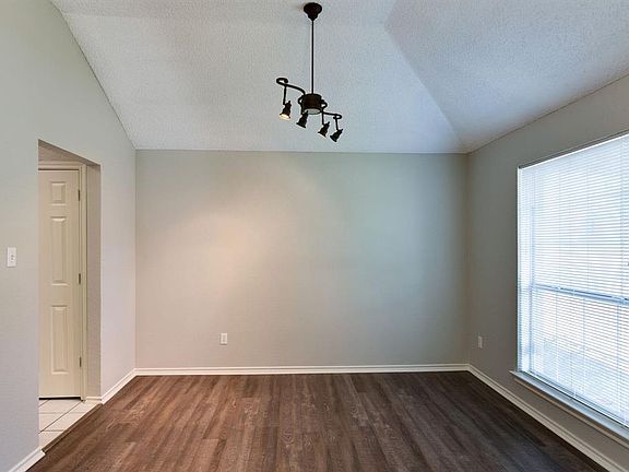 5th image of 10527 Holly Grove Dr