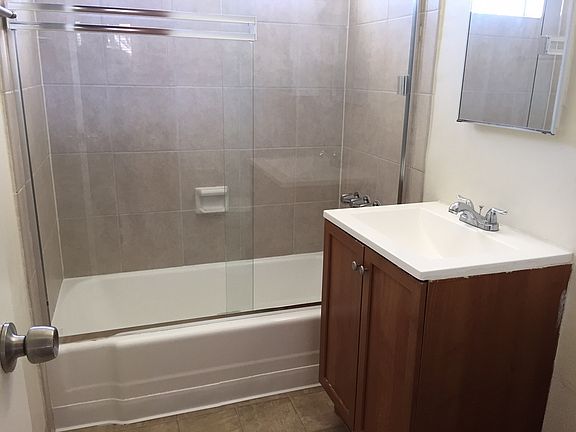 5th image of 3556 Garnet St #00