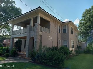 107 & 109 E Percy St, Indianola, MS 38751