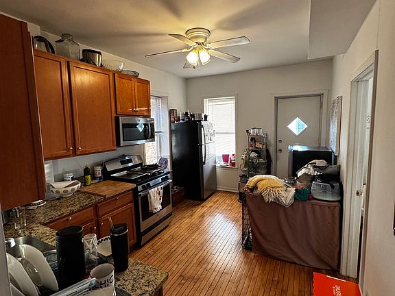 4th image of 2022 S Ashland Ave APT 3