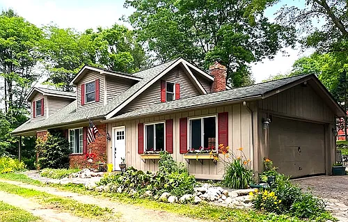 8274 Ellis Rd Photo 1