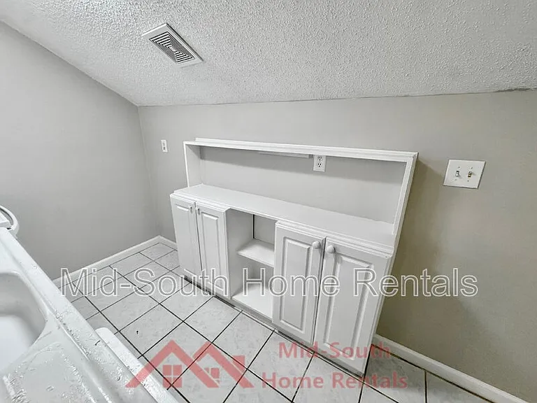 3569 Douglass Ave #3 — Photo 10