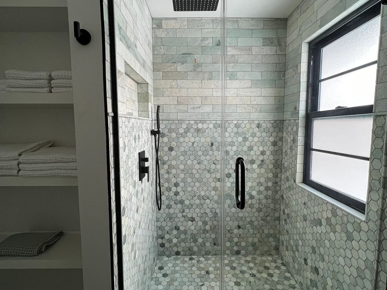 3 bed, 1834 sqft, $4,800 — Photo 2