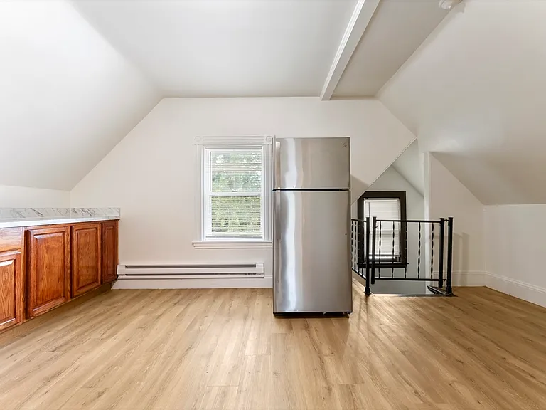 247 Park St #3 — Photo 4