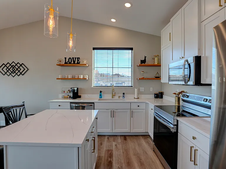 855 Lincoln Dr — Photo 9