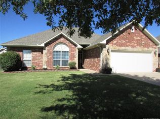 604 Valhalla Dr, Muskogee, OK 74403