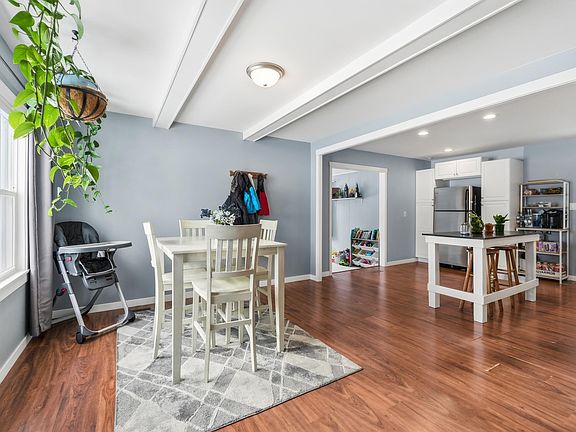 5th image of 701 N Camden Dr