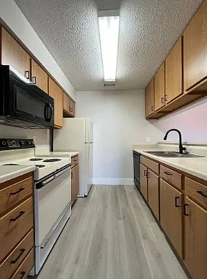 2330 N 44