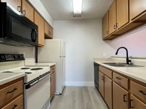 2330 N 44, 2330 N 44th St #B4f454c47, Lincoln, NE 68504