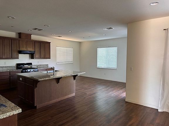 5th image of 18281 Parkside Ct