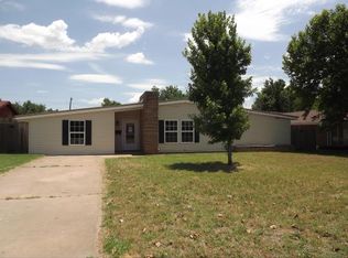 610 N Hill St, Hobart, OK 73651