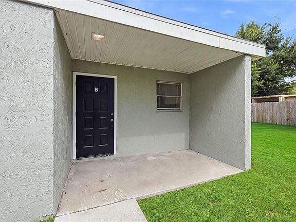 3rd image of 1009 E HOLLAND AVENUE