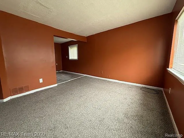 2 bed, 1.0 bath, 650 sqft, $1,000 — Photo 2