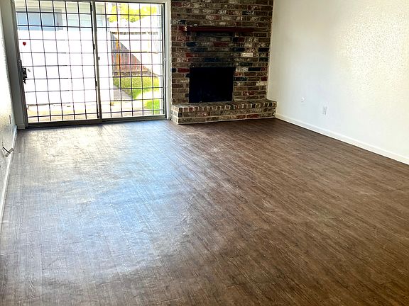 3rd image of 6427 S Briar Bayou Dr
