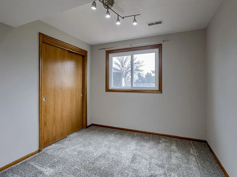 13906 Jennifer Rd — Photo 18