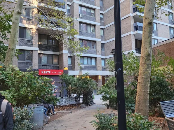 77 Fulton #24D, New York (Manhattan), NY 10038
