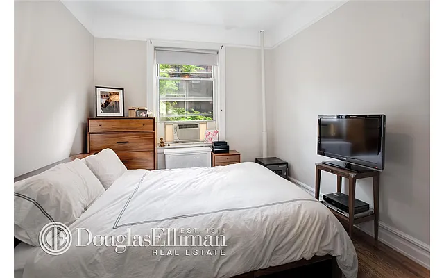 Sold by Douglas Elliman | media 11