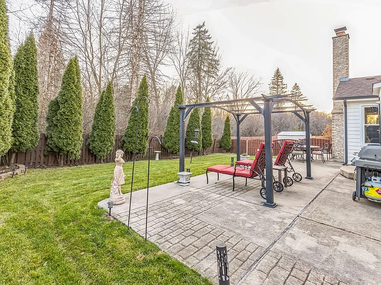 324 Chesapeake Ln — Photo 42