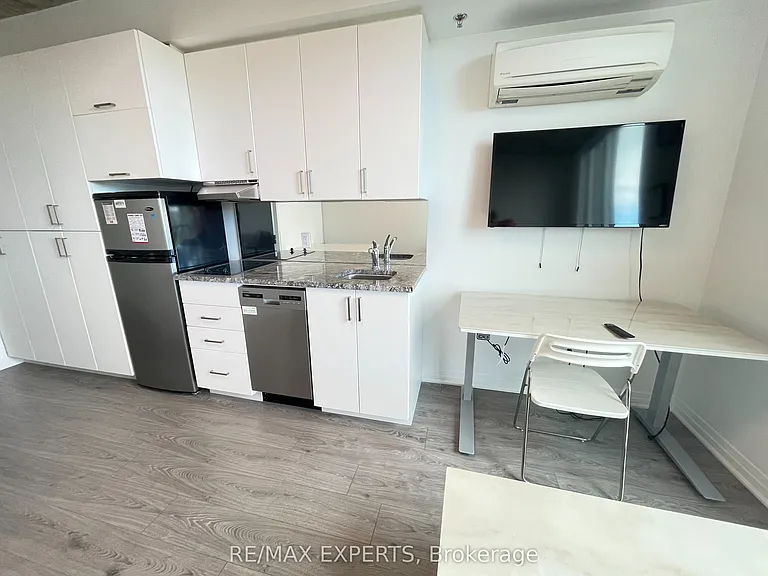 1900 Simcoe St N #518 — Photo 7