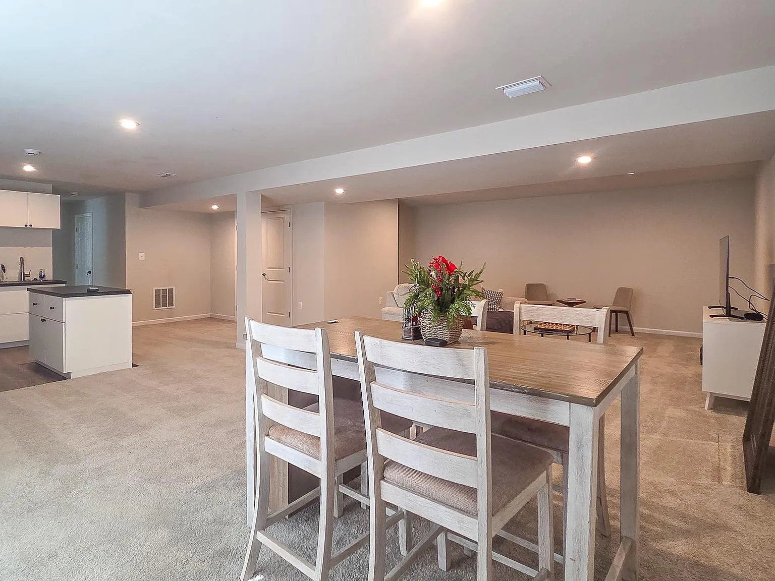 1 bed, 1200 sqft, $1,750 — Photo 2