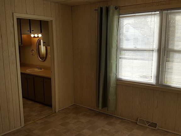 4th image of 715 S 3rd Ave