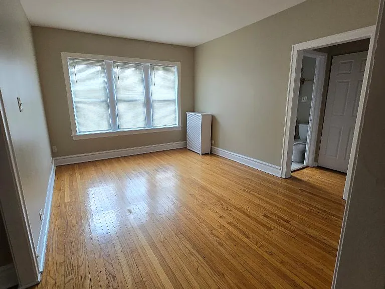 2057 W Jarvis Ave #25 — Photo 5