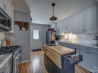 1403 Abbey Place Dr, Belmont, NC 28012