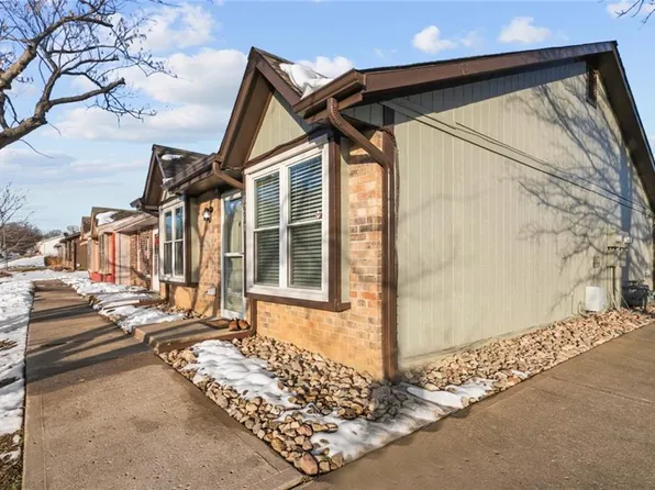 8201 NW Mace Rd, Kansas City, MO 64152