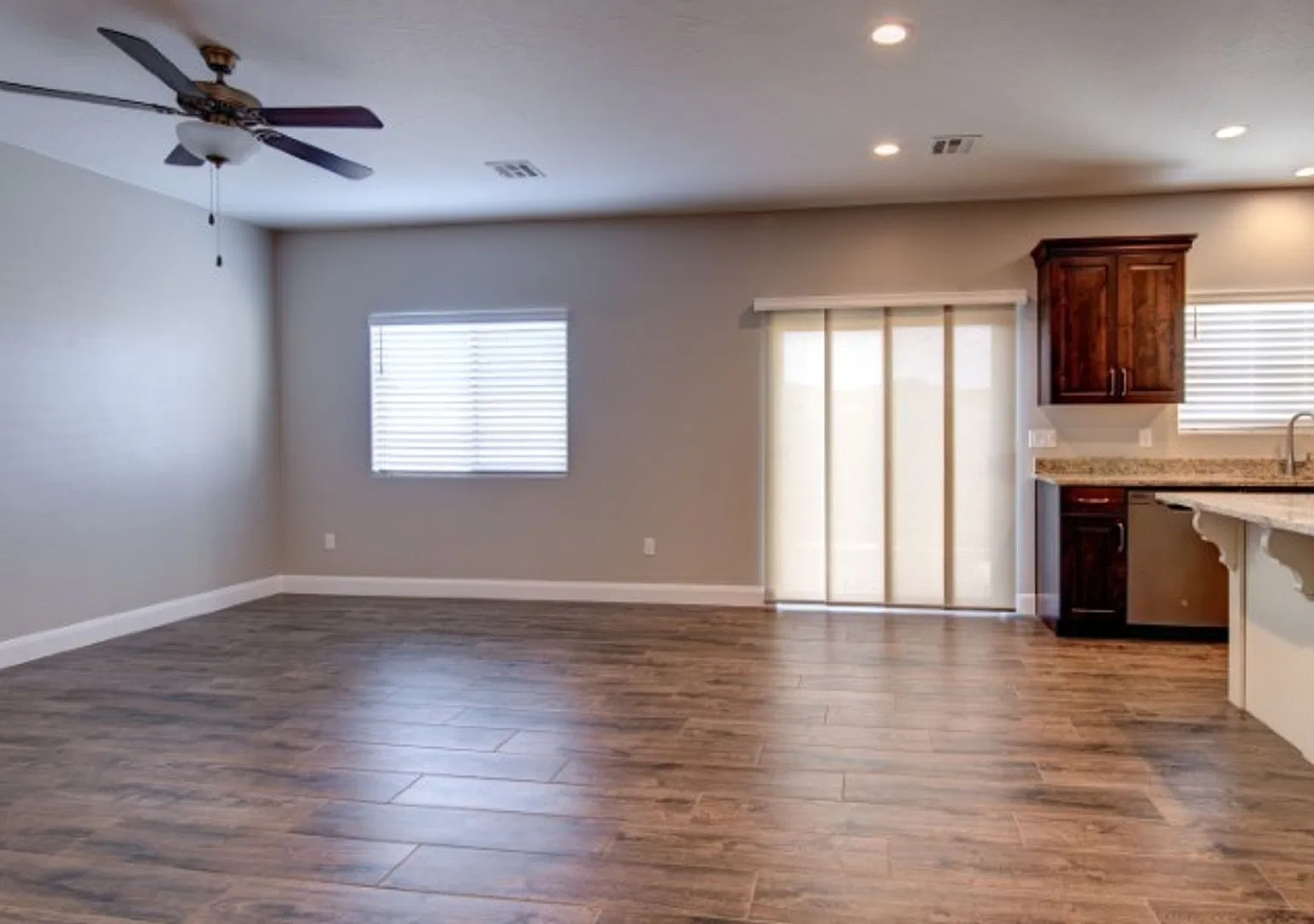 Like New Townhome in Cedar City!! — Photo 4