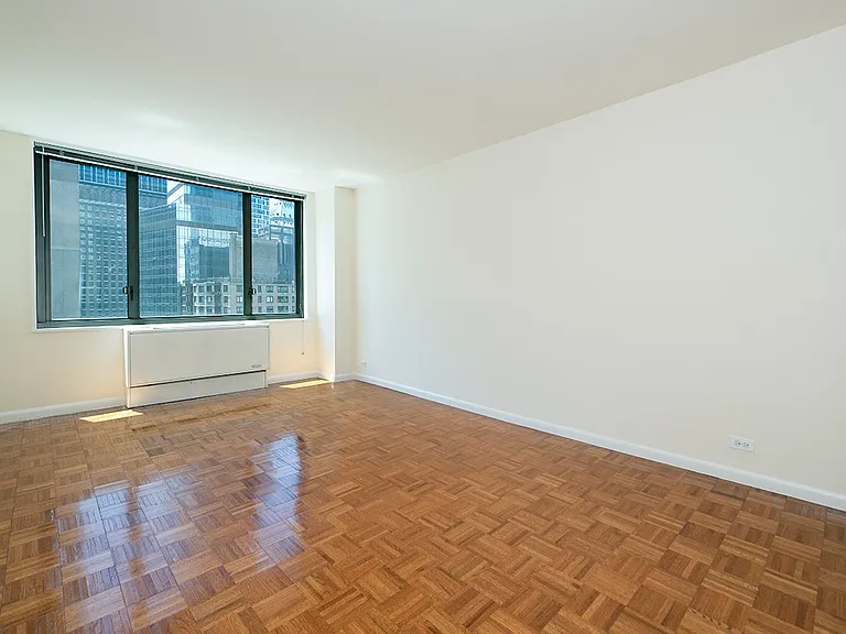 211 W 56th St #E12 — Photo 7