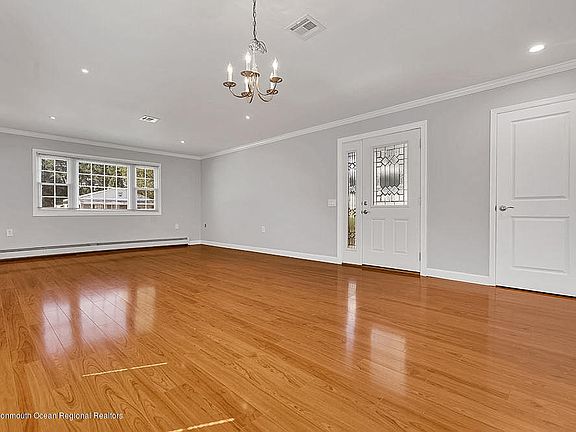 4th image of 9 Wakan Ct
