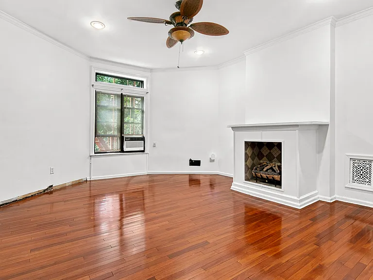 574 Macon St #A — Photo 7