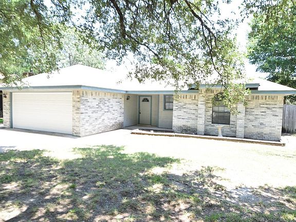 3rd image of 2506 Schwertner Dr