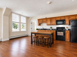 39 Mechanic St, Camden, ME 04843