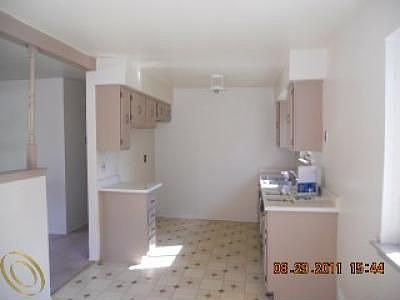 5th image of 26794 Maywood St